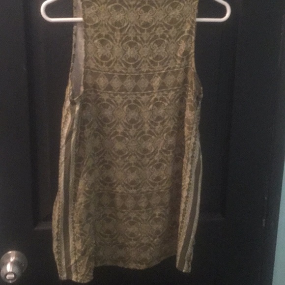 5/$25 SALE 🌟 Ruffled Olive Green Joe Fresh tank - Picture 3 of 5